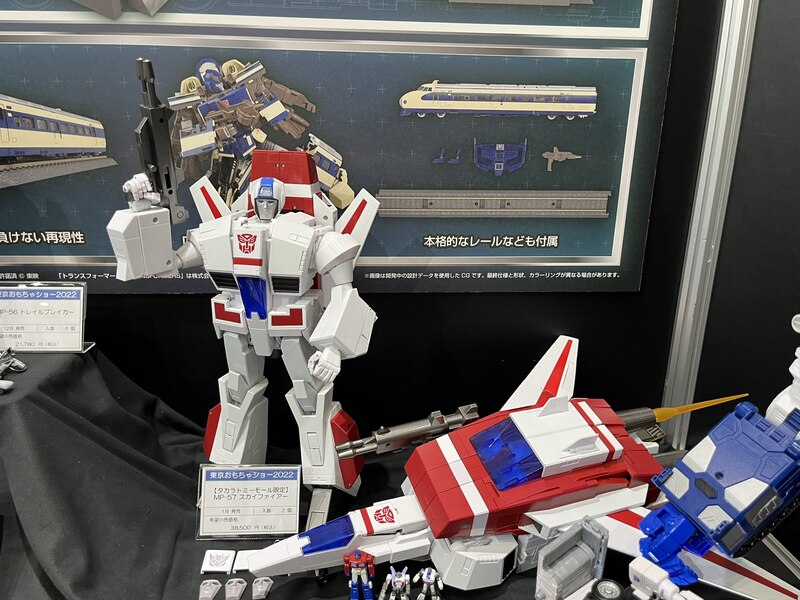 Tokyo Toy Show Takara Tomy Transformers   Masterpiece, Legacy, Studio Series Display Image  (23 of 27)